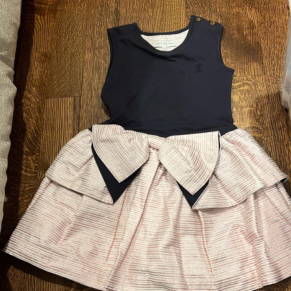 Jessie and James London dress